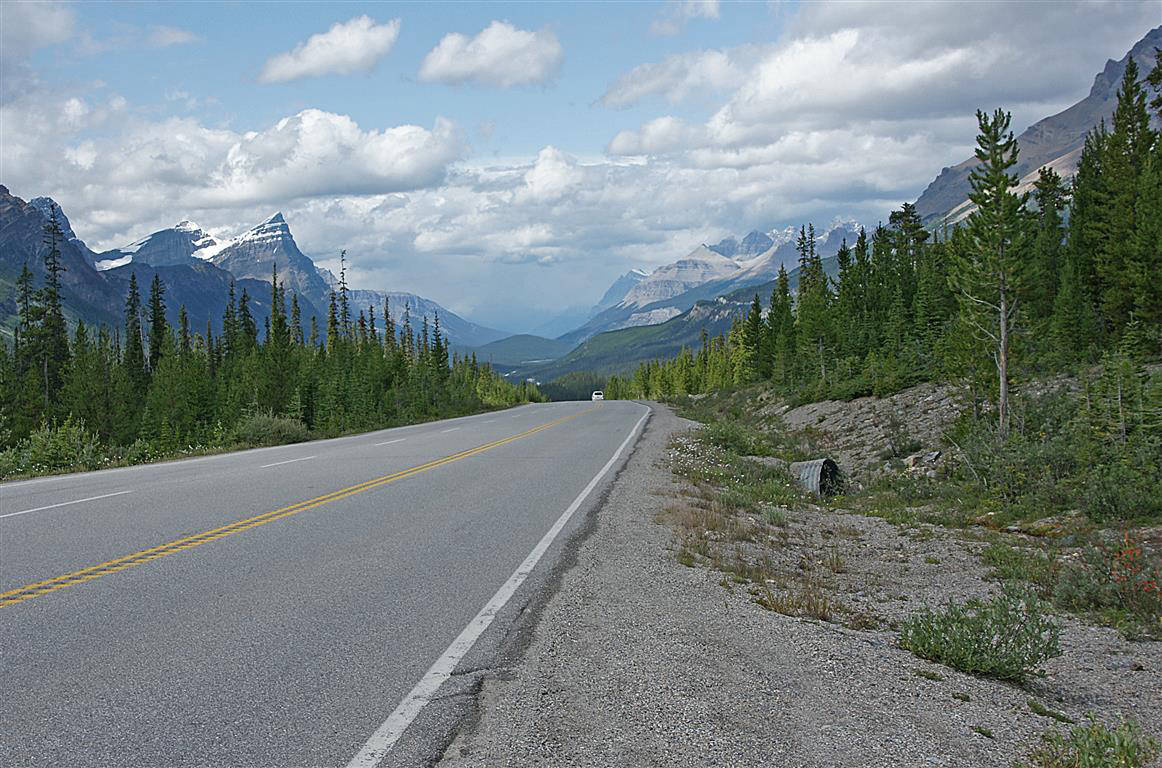 An empty icefield parkway